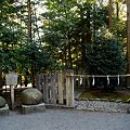 写真: 鶴亀石と・・由比若宮遙拝所・・鶴岡八幡宮・・11