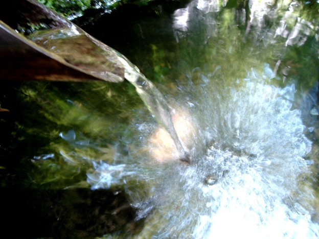 写真: 水の躍動・・