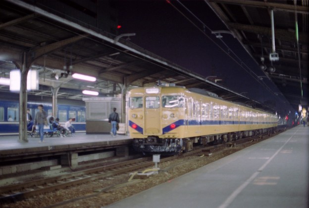 写真: BY20s-急行だいせんと福知山線普通電車