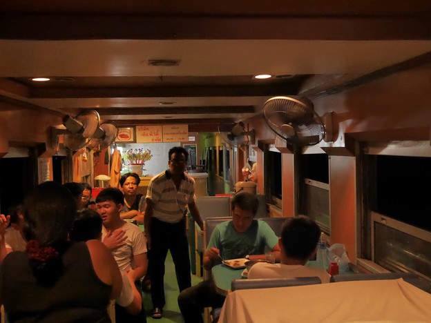 タイ国鉄の食堂車