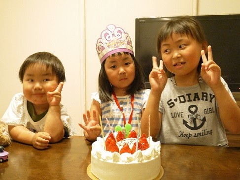 写真: 誕生日ケーキ