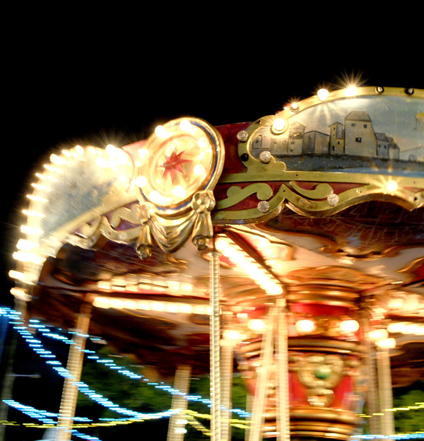 写真: merry-go-round　?