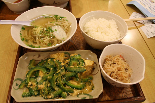 富岡ジャスコ伝説の沖縄料理定食（2008年、宮部香奈）