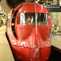 写真: 赤いラピートβ67号発車準備完了！