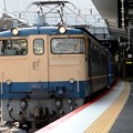 写真: EF65 1128牽引列車新大阪12番通過