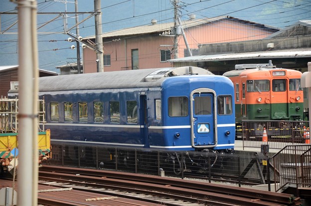富士登山電車4号車窓のスハネフ14富士＆169系