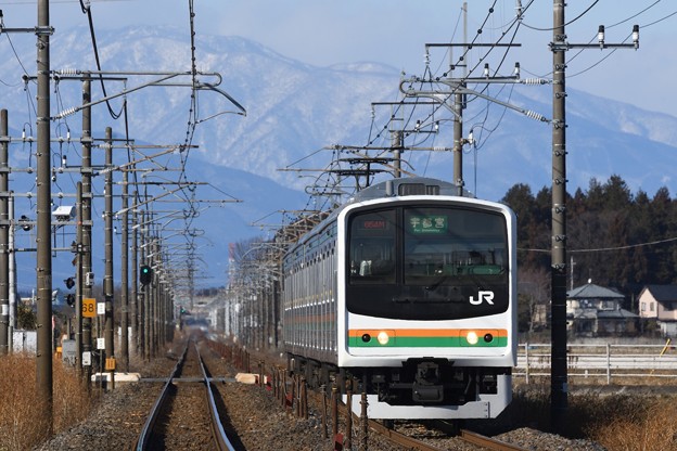 写真: 那須連山を背に行く宇都宮線