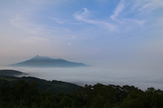 写真: 雲海と駒ヶ岳