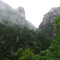 写真: 雨に煙る昇仙峡