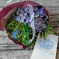 写真: 紫陽花とグリーンの花束