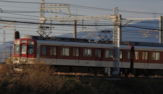 写真: 近鉄1200系　先頭車