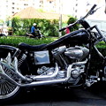 写真: 街角・ピカピカのオートバイ。