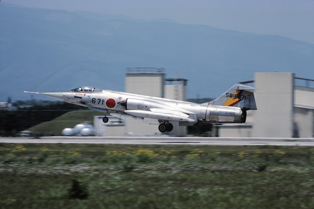 F-104J 56-8671 202sq RJFN 1982.May
