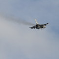 写真: F-16C WW 90822 Low approach 3