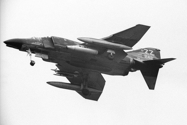 写真: USAF F-4D 66-0242 ZZ 18TFW MSJ 1979.08
