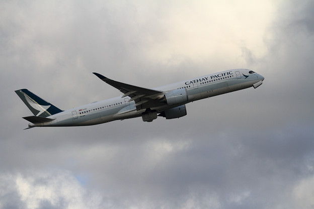 写真: A350 CPA CX581 B-LRR takeoff