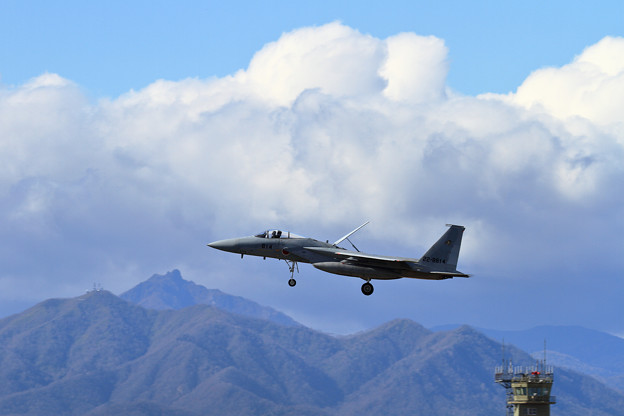 写真: F-15J 201sq approach