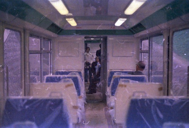 写真: Seibu Yamaguchi Line / interior