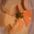 写真: 神谷バーのチーズ盛り合わせ