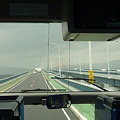 写真: 琵琶湖大橋