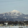 写真: 河東町の冬 - 八田地区から見る磐梯山