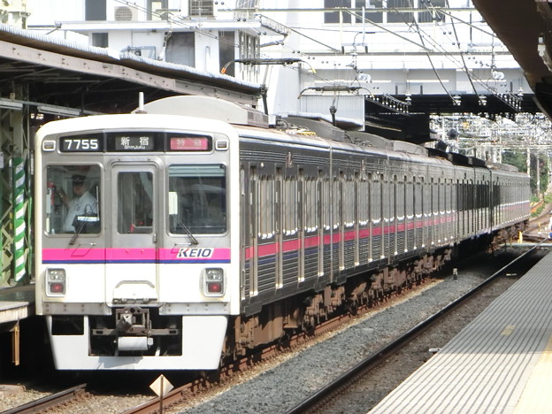 京王7000系(7705F+7805F) 特急新宿行き