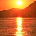 写真: 瀬戸内海・燧灘（ひうちなだ）の夕陽
