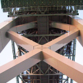 因島大橋、主塔基部から真上を見上げると