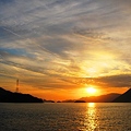 写真: 竜王山に夕陽の沈む頃