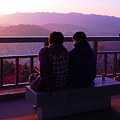 写真: 語り合う夕陽の二人 in 浄土寺山展望台