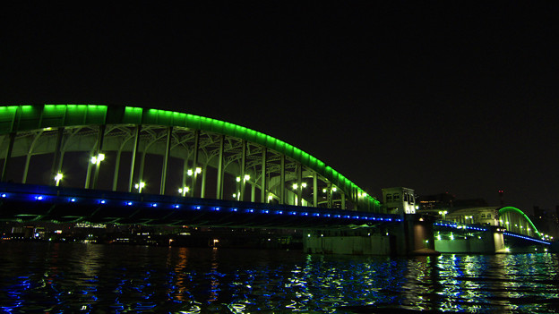 写真: かちどき橋のライトアップ
