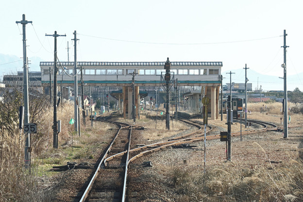 写真: 今泉駅（山形鉄道、ＪＲ米坂線）