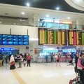 写真: クアラルンプールのバスターミナル、飛行場のようです/ここまでマレーシアでした