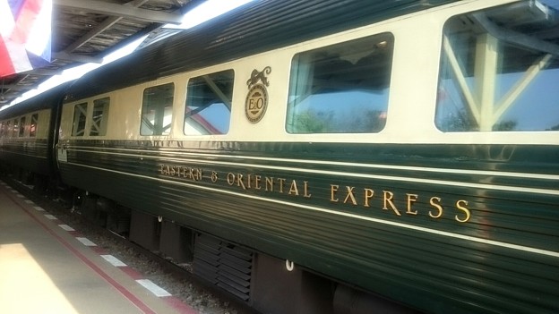 カンチャナブリ駅に豪華列車 イースタン オリエンタル エクスプレス が入っていました