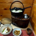 写真: 湯豆腐と燗どうこ