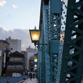写真: 橋の街灯