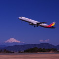 静岡空港で富士山　　アシアナ航空　RAW