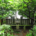 写真: 明月院（鎌倉市）北条時頼墓