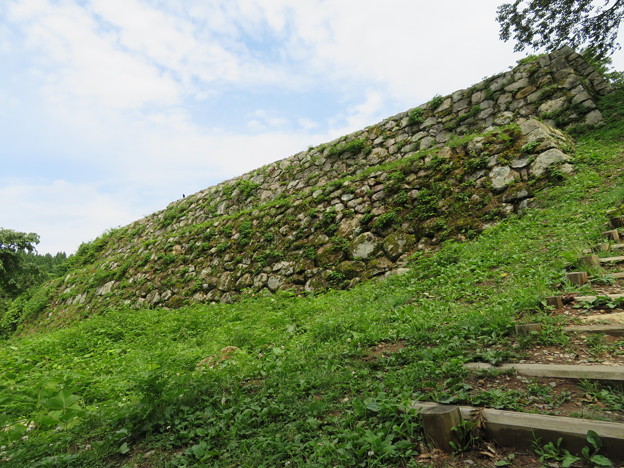 写真: 七尾城（石川県）本丸下石垣