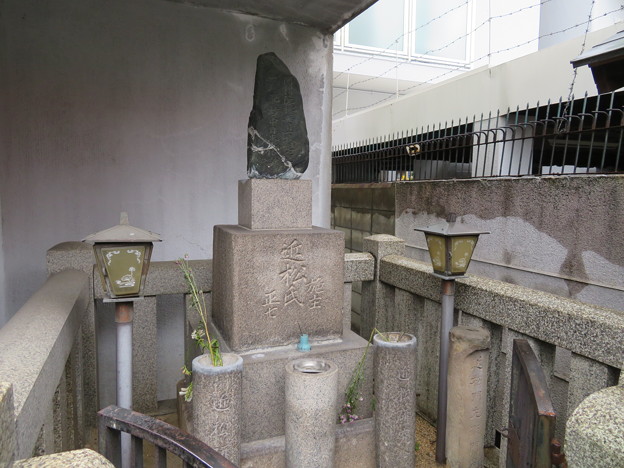 近松門左衛門墓（大阪市中央区）