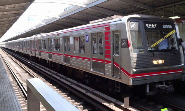 写真: Osaka Metro(大阪ﾒﾄﾛ)御堂筋線21系