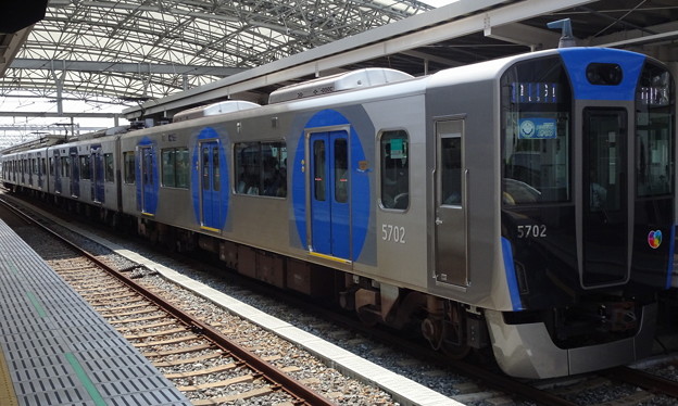 写真: 阪神電車5700系