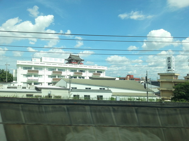 写真: 新幹線から清洲城見えた