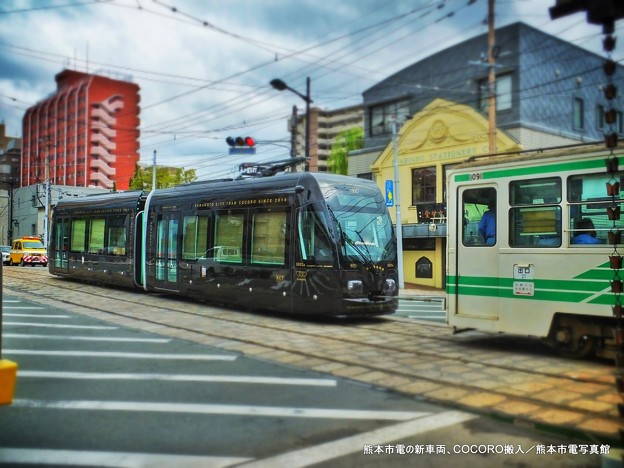 熊本市電の新型車両「COCORO」。