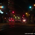 夜は静かな新町の電車通り。