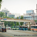 写真: 電車通りから眺めた県民百貨店と交通センター。