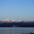 写真: 白山と柴山潟