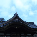尾山神社  拝殿　ちょっとだけ青空
