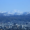 金沢市　街並みと白山