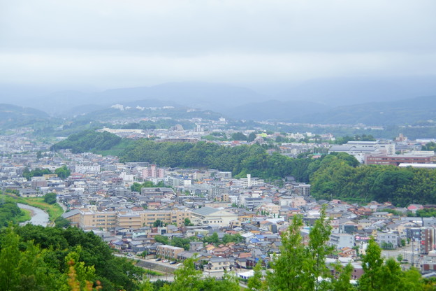 写真: 金沢市　卯辰山から　山側の街並み